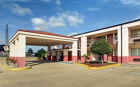 Econo Lodge Inn & Suites Forest